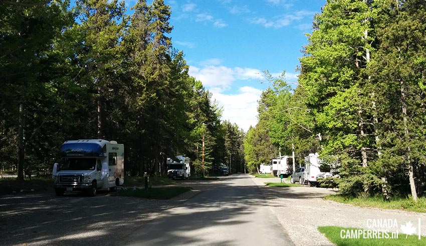 Tunnel Mountain Trailer Cour-Campground